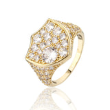 טבעת בציפוי זהב עם ראש משובץ אבני זירקון יוקרתיות