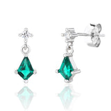 עגיל כסף 925 צמוד עם תליון אבן ירוקה בצורת מעוין