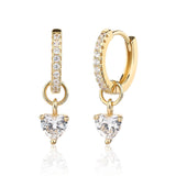 עגילי חישוק עם תליון לב משובץ בציפוי זהב