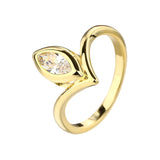 טבעת בציפוי זהב עם אבן זירקון בעיצוב עלה