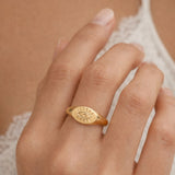 טבעת בציפוי זהב חותם בעיצוב עין